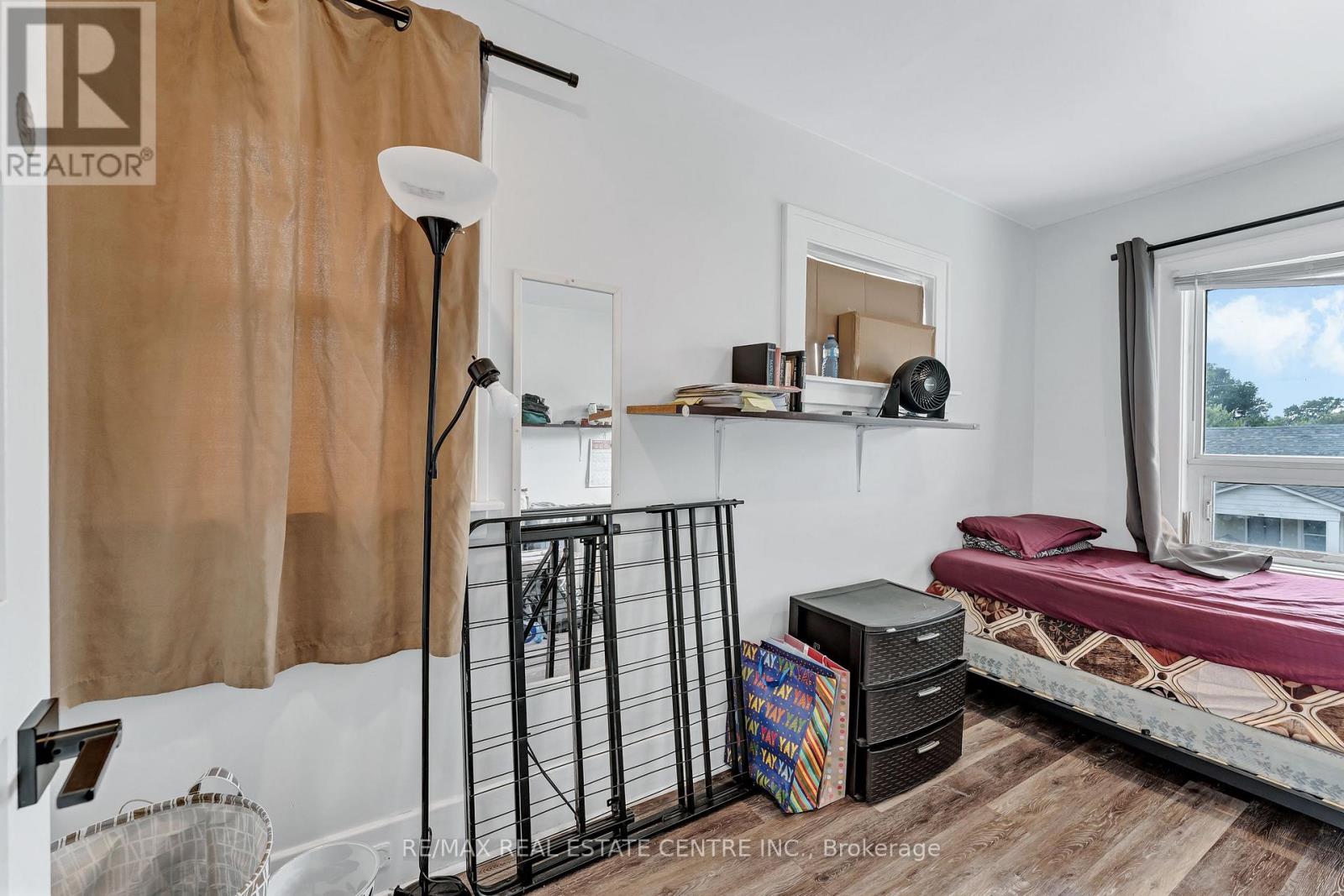 374 JOSEPHINE AVENUE - 12