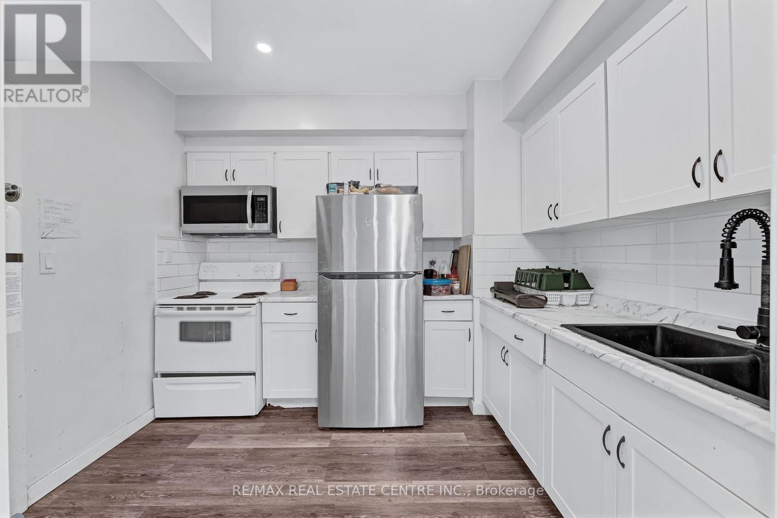 374 JOSEPHINE AVENUE - 18