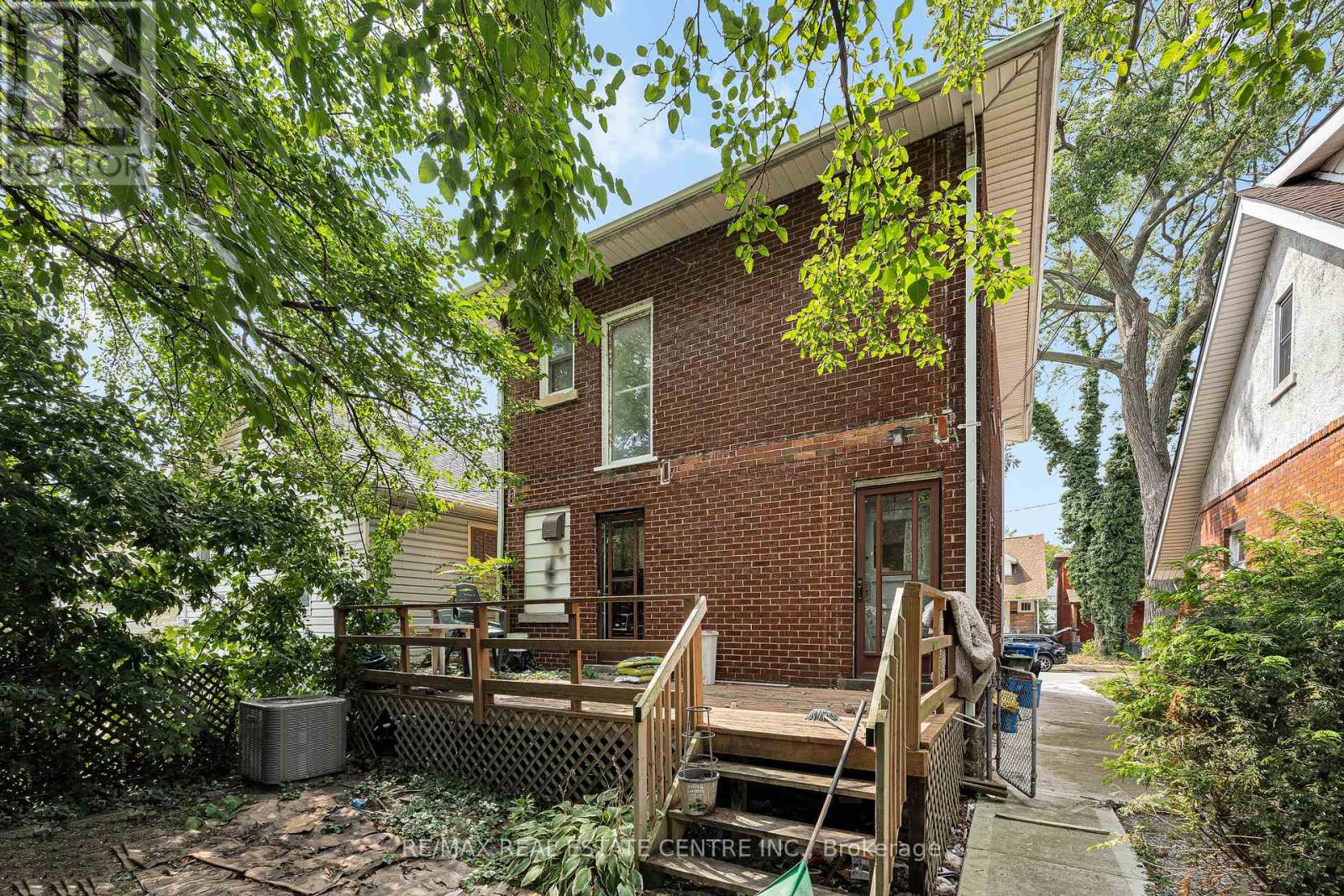 374 Josephine Avenue, Windsor, Ontario, N9B2L1, Windsor, Ontario — photo 4 of 5