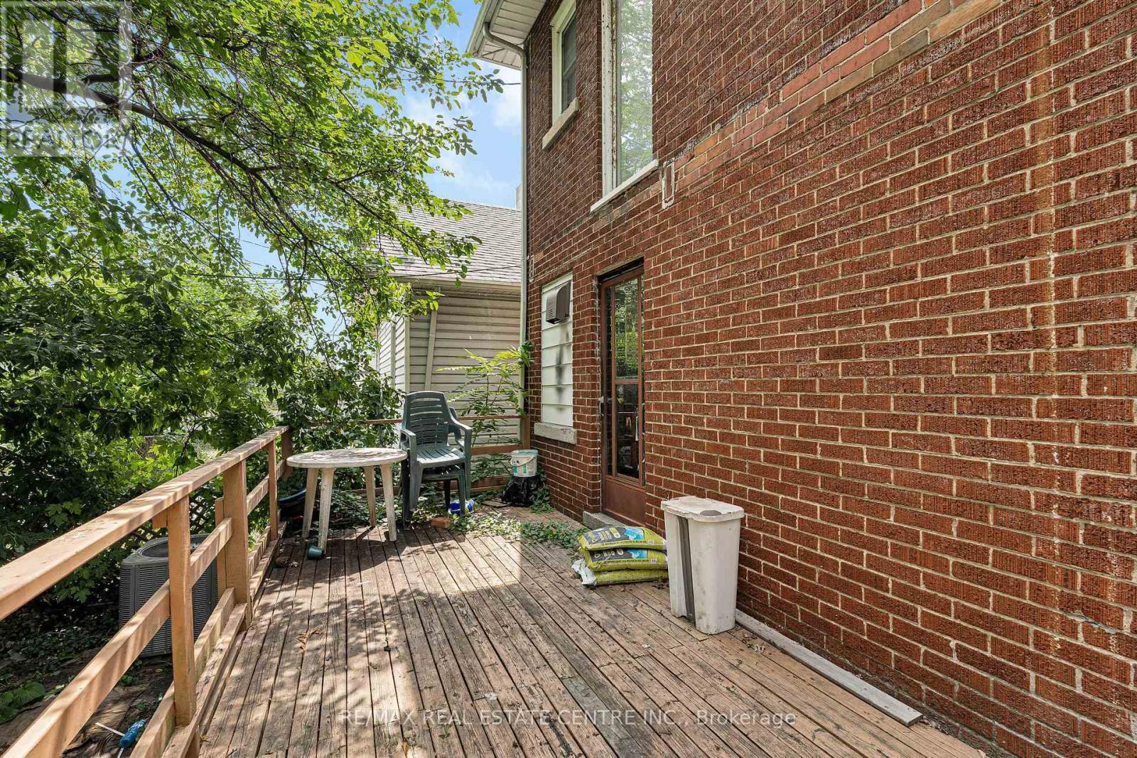 374 JOSEPHINE AVENUE - 7