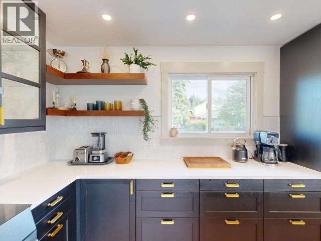 7183 TOBA STREET, Powell River