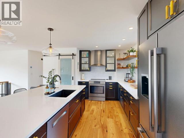 7183 TOBA STREET, Powell River