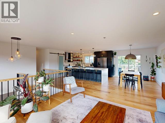 7183 TOBA STREET, Powell River