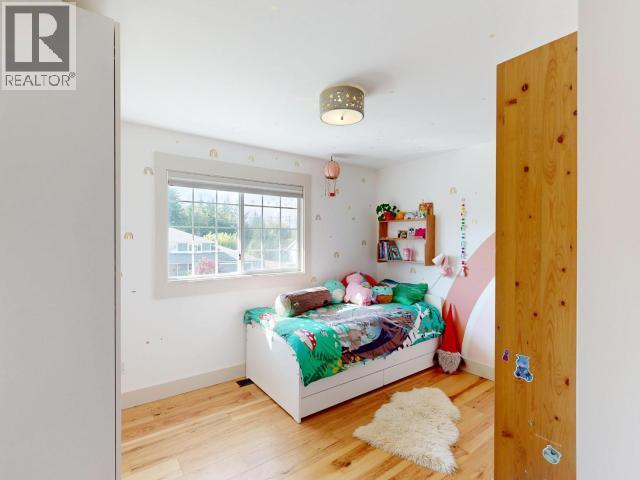 7183 TOBA STREET, Powell River