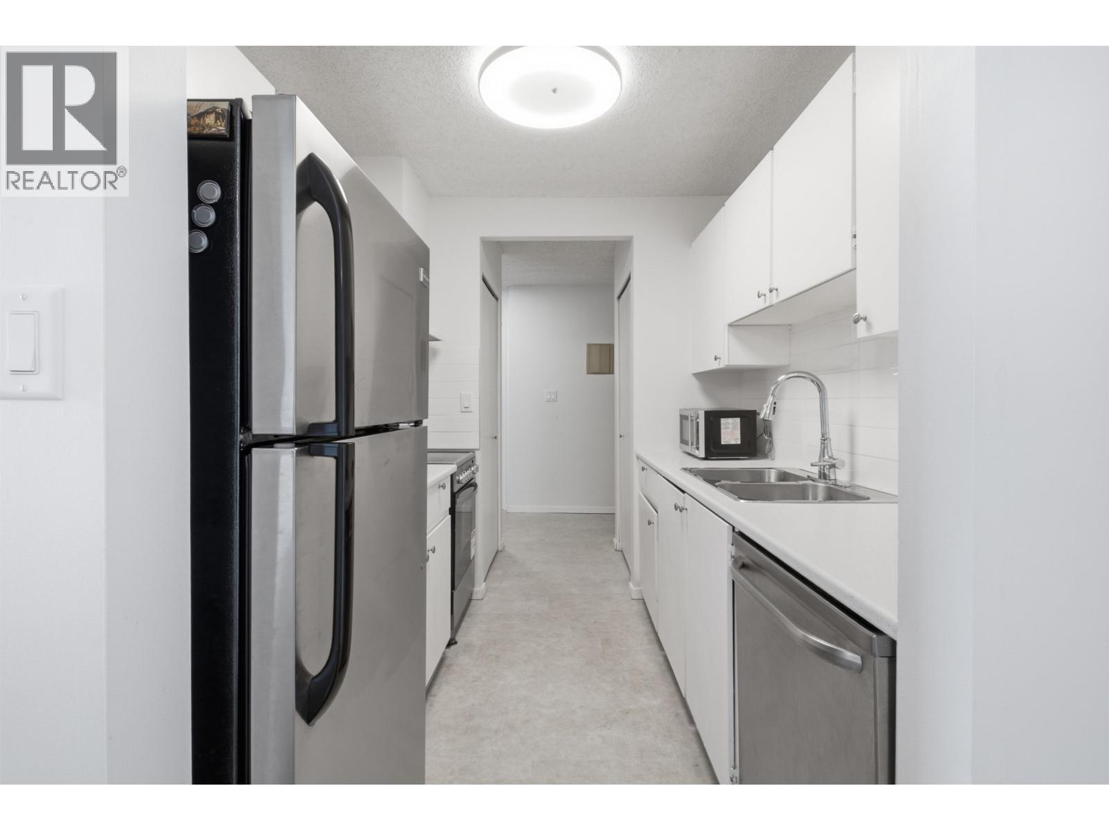 1602 9541 ERICKSON DRIVE, Burnaby