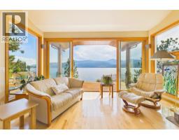 Full bathroom - 17538 Coral Beach Road, Lake Country, BC V4V1C1 Photo 7