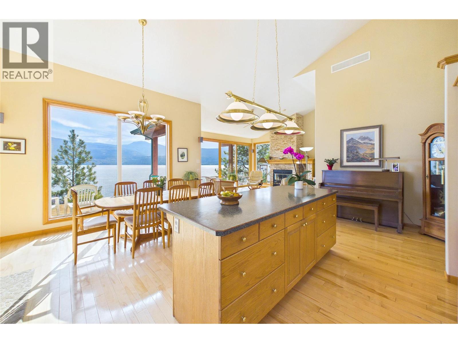  17538 Coral Beach Road, Lake Country