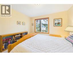 17538 Coral Beach Road, Lake Country, BC V4V1C1 Photo 32