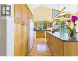 17538 Coral Beach Road, Lake Country, BC V4V1C1 Photo 13
