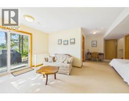 17538 Coral Beach Road, Lake Country, BC V4V1C1 Photo 53