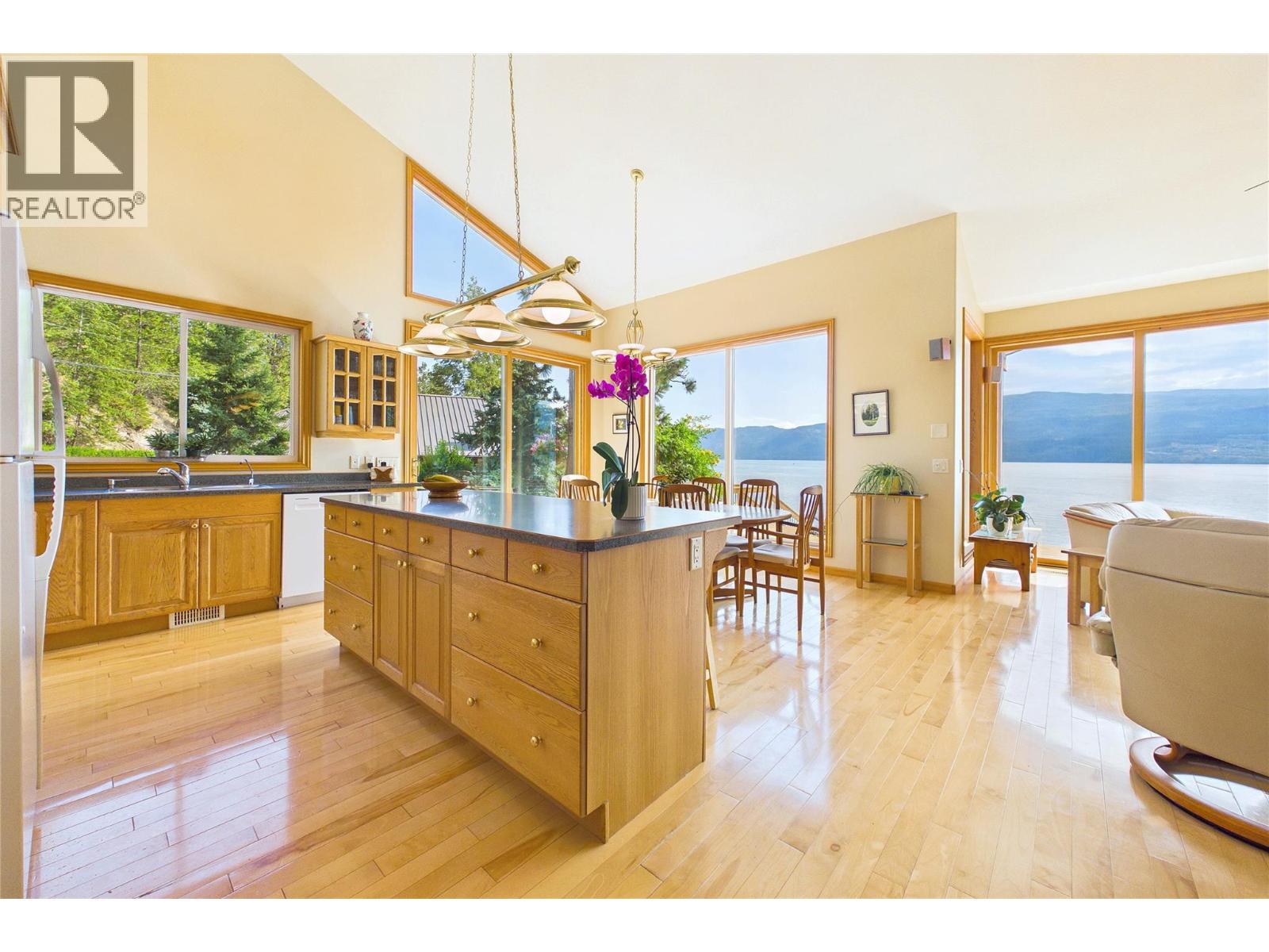  17538 Coral Beach Road, Lake Country