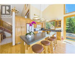 17538 Coral Beach Road, Lake Country, BC V4V1C1 Photo 17