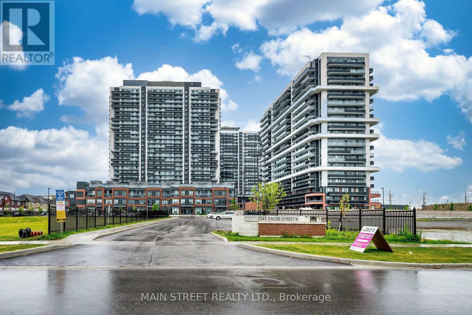 1706 - 2545 SIMCOE STREET N, Oshawa