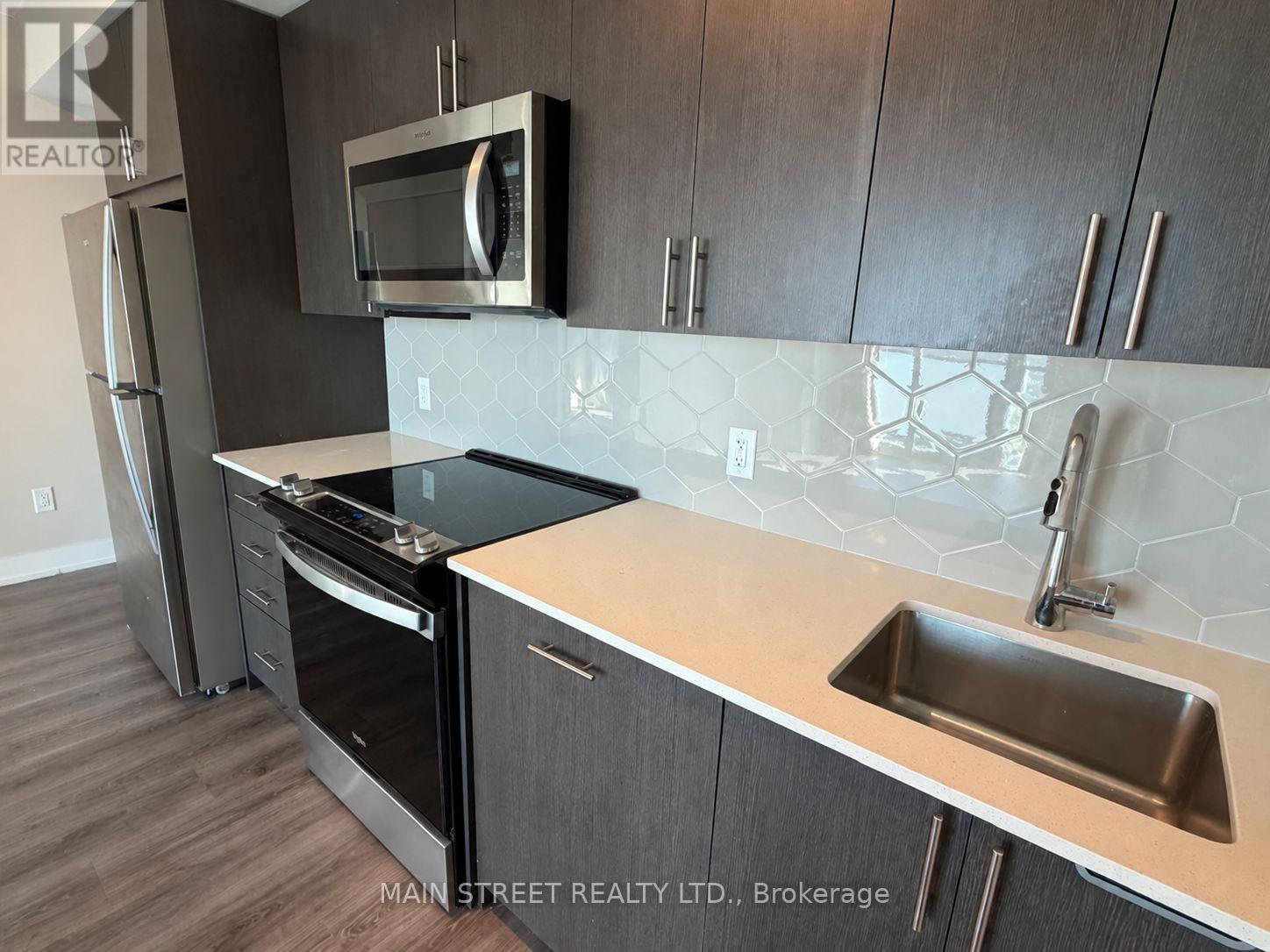 2545 Simcoe Unit 1706 photo 5