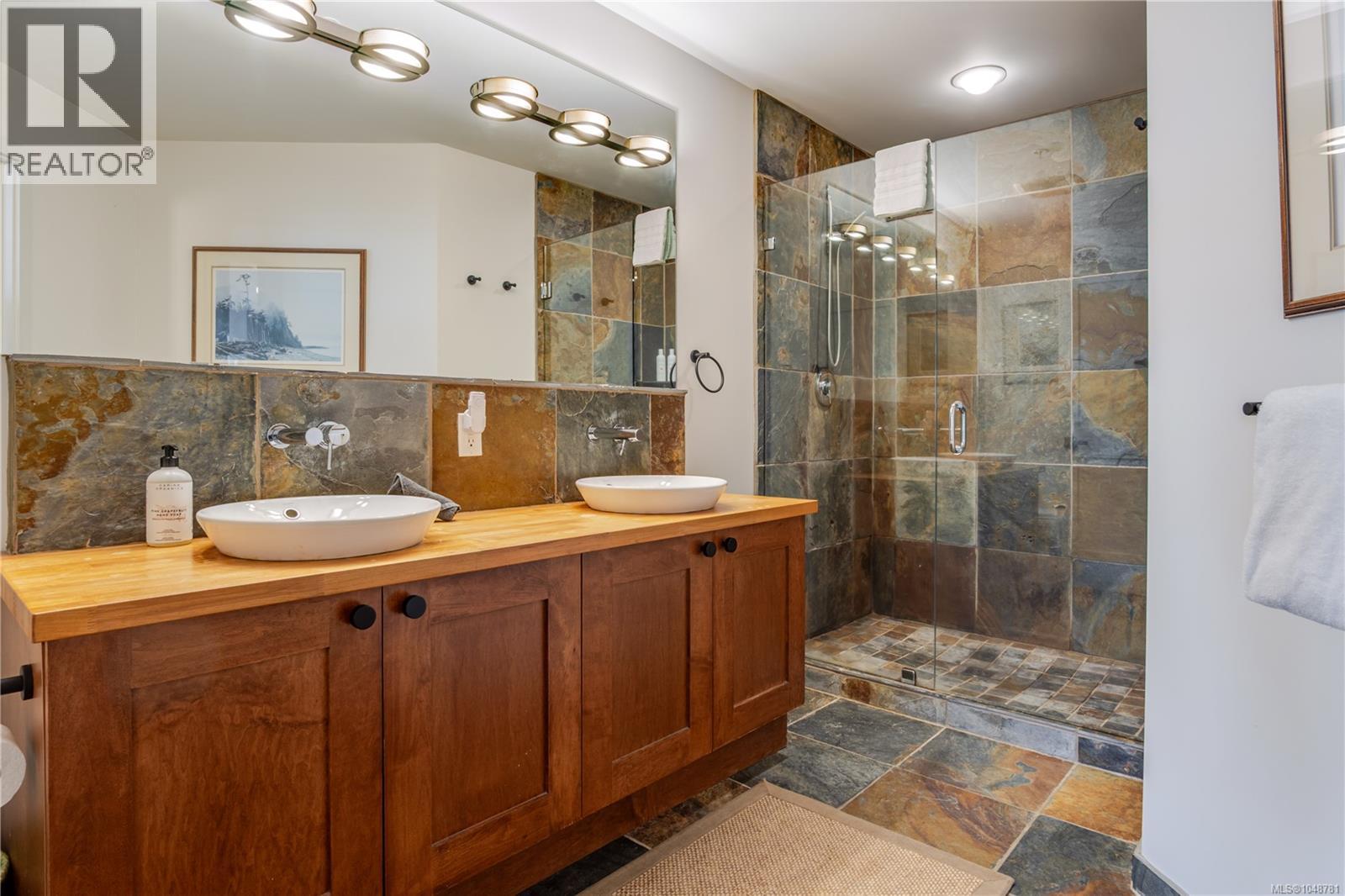#106 545 Marine Dr - Image 19
