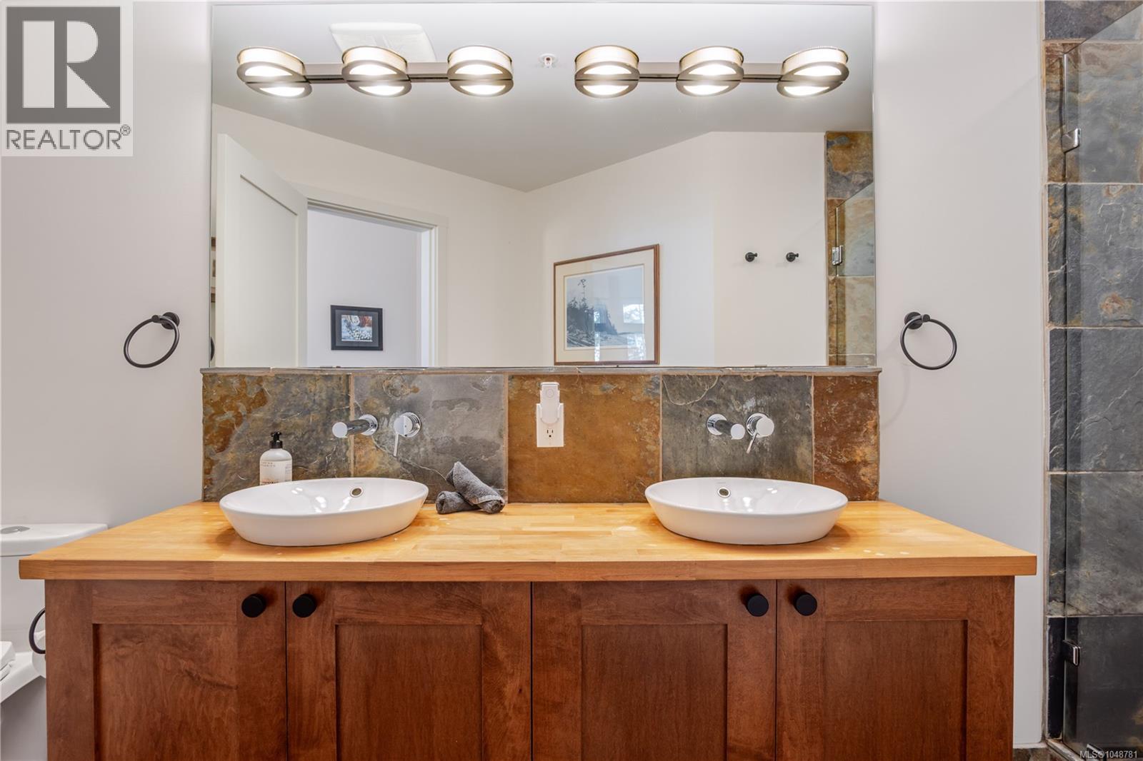 #106 545 Marine Dr - Image 20