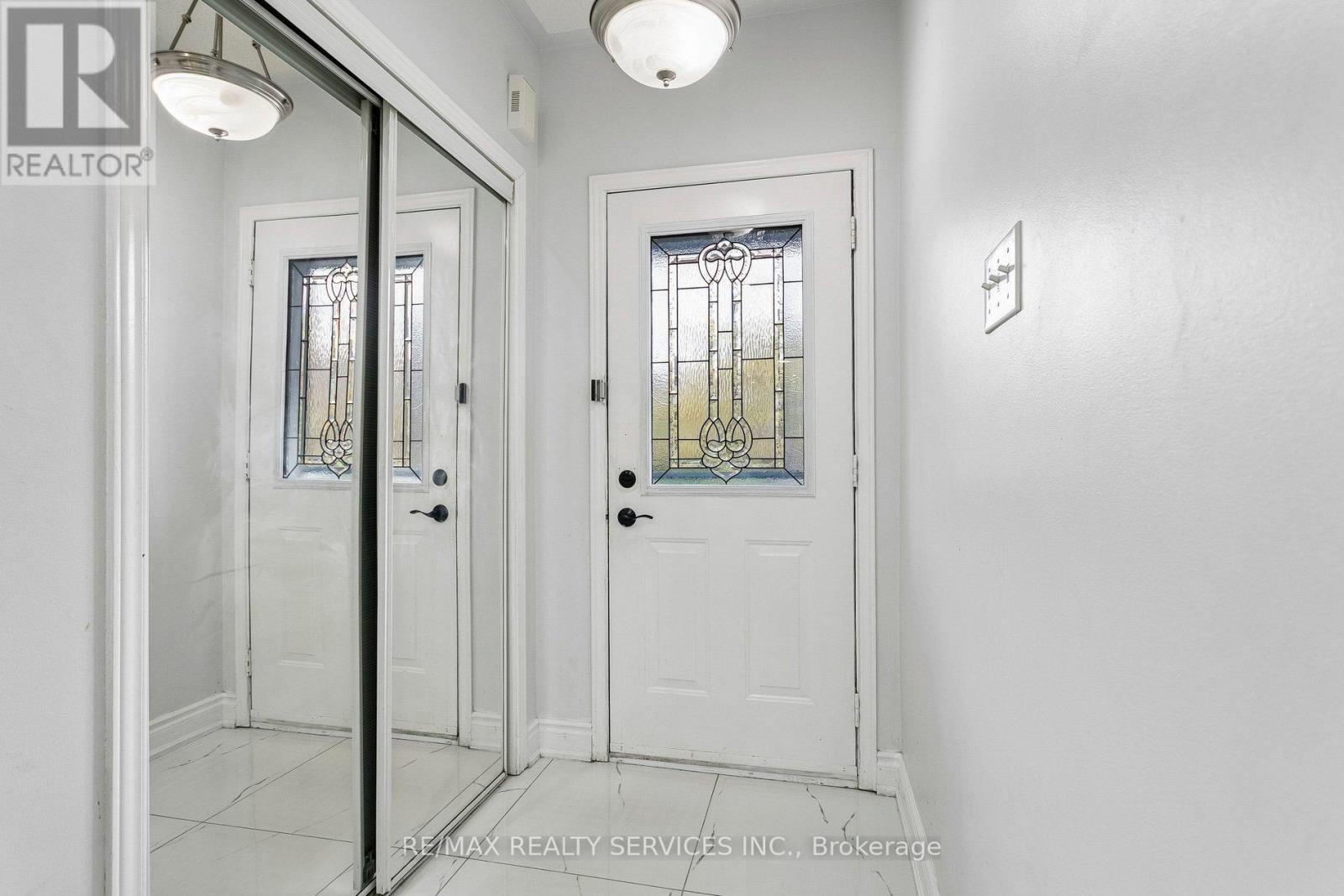 276 FITZGERALD CRESCENT - 3