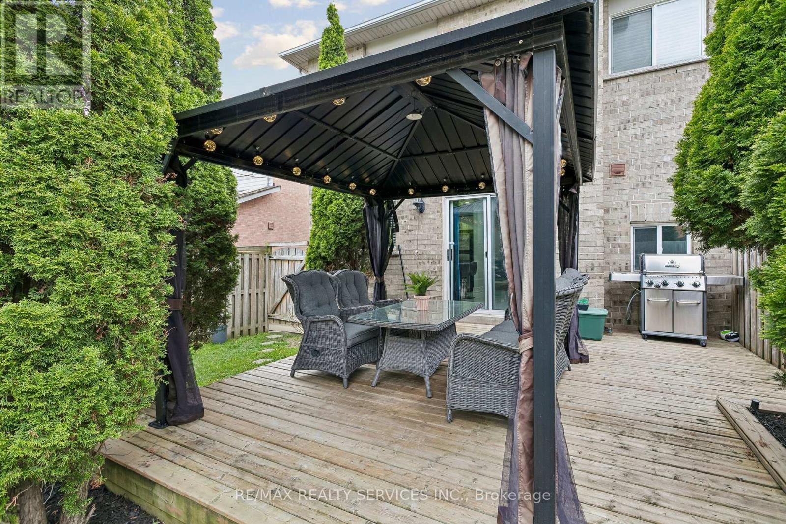276 FITZGERALD CRESCENT - 41