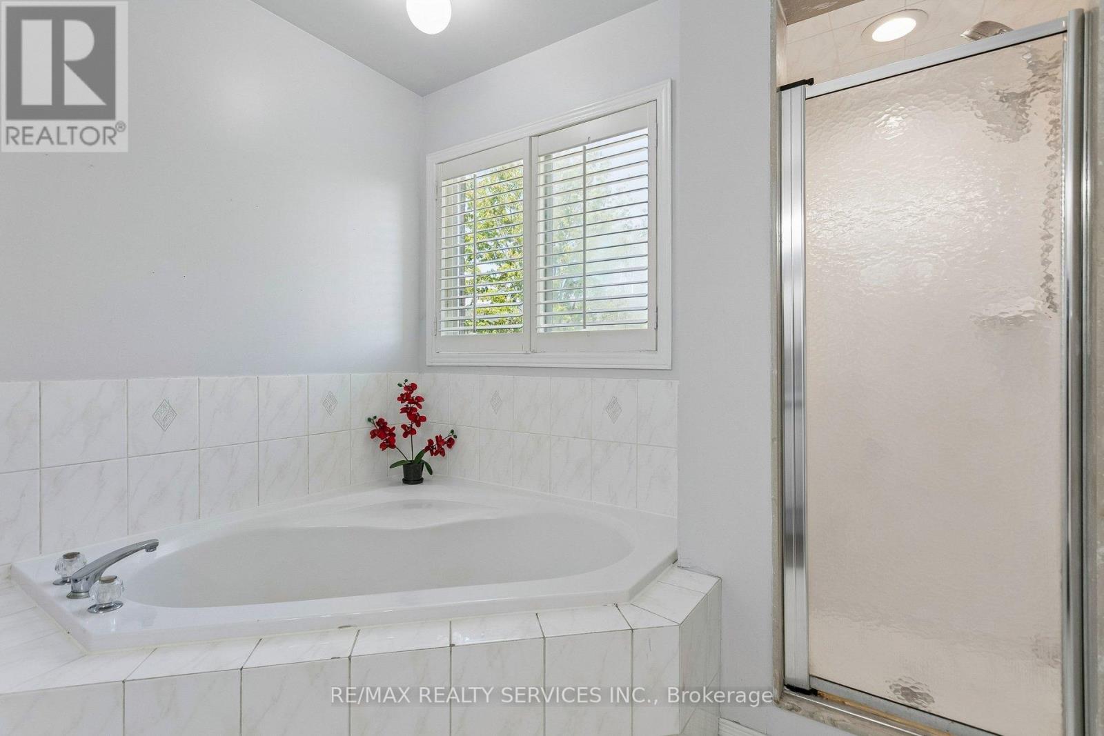 276 FITZGERALD CRESCENT - 44