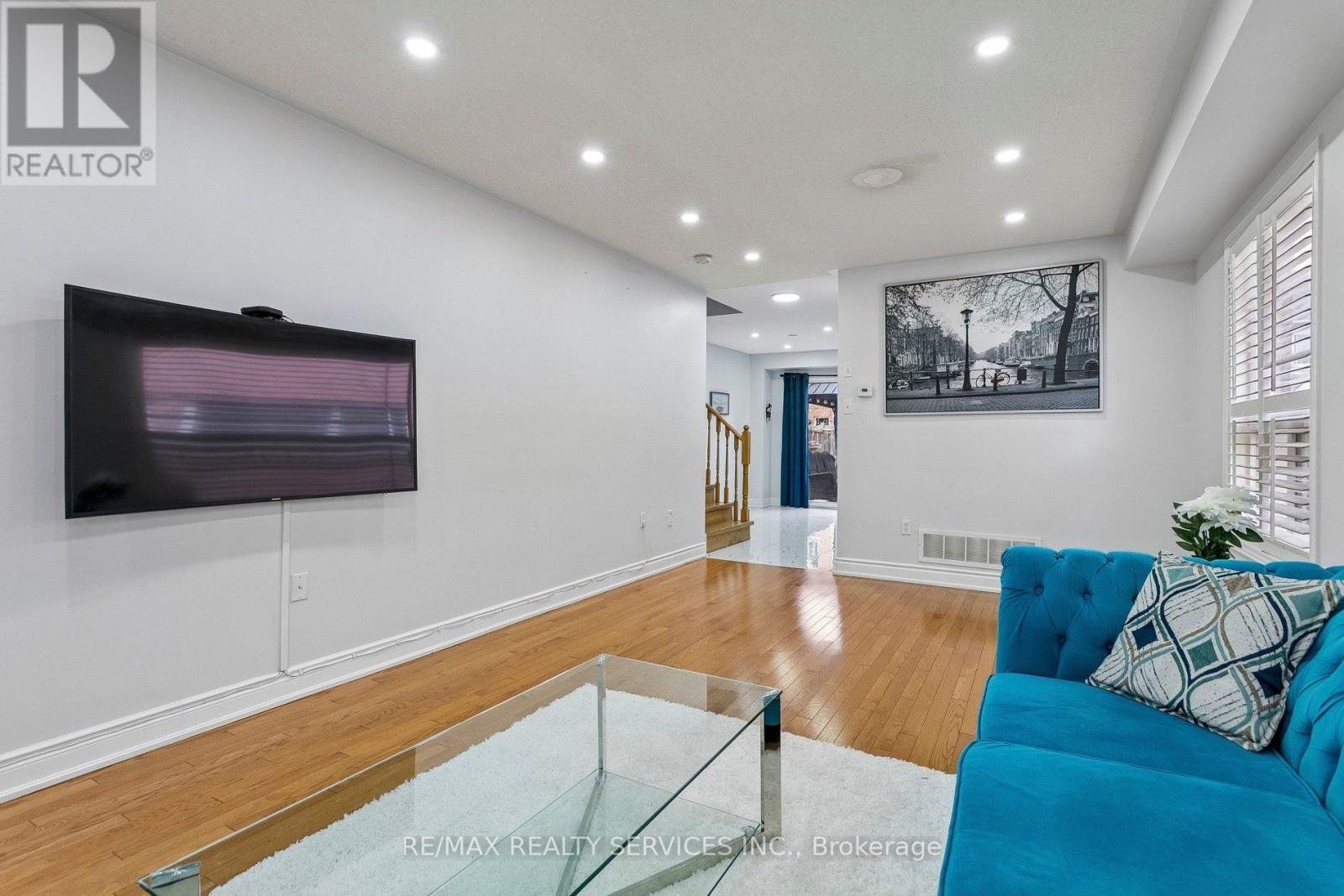 276 FITZGERALD CRESCENT - 5
