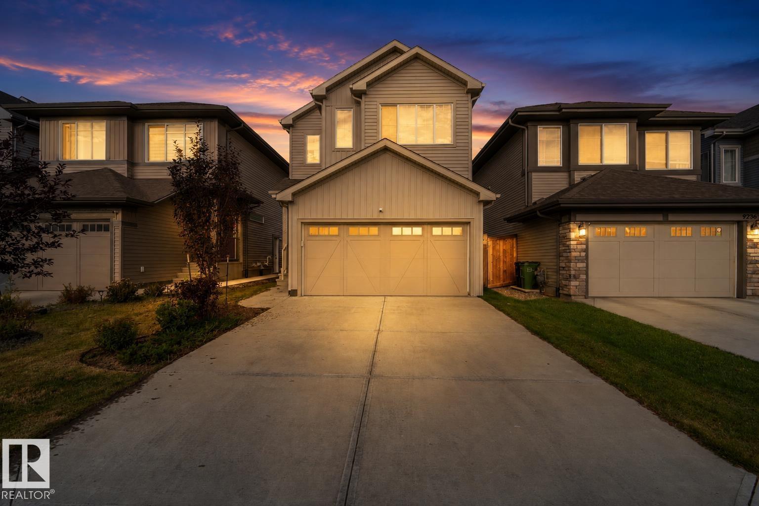 9232 224 ST NW NW, Edmonton, Alberta, T5T7L9