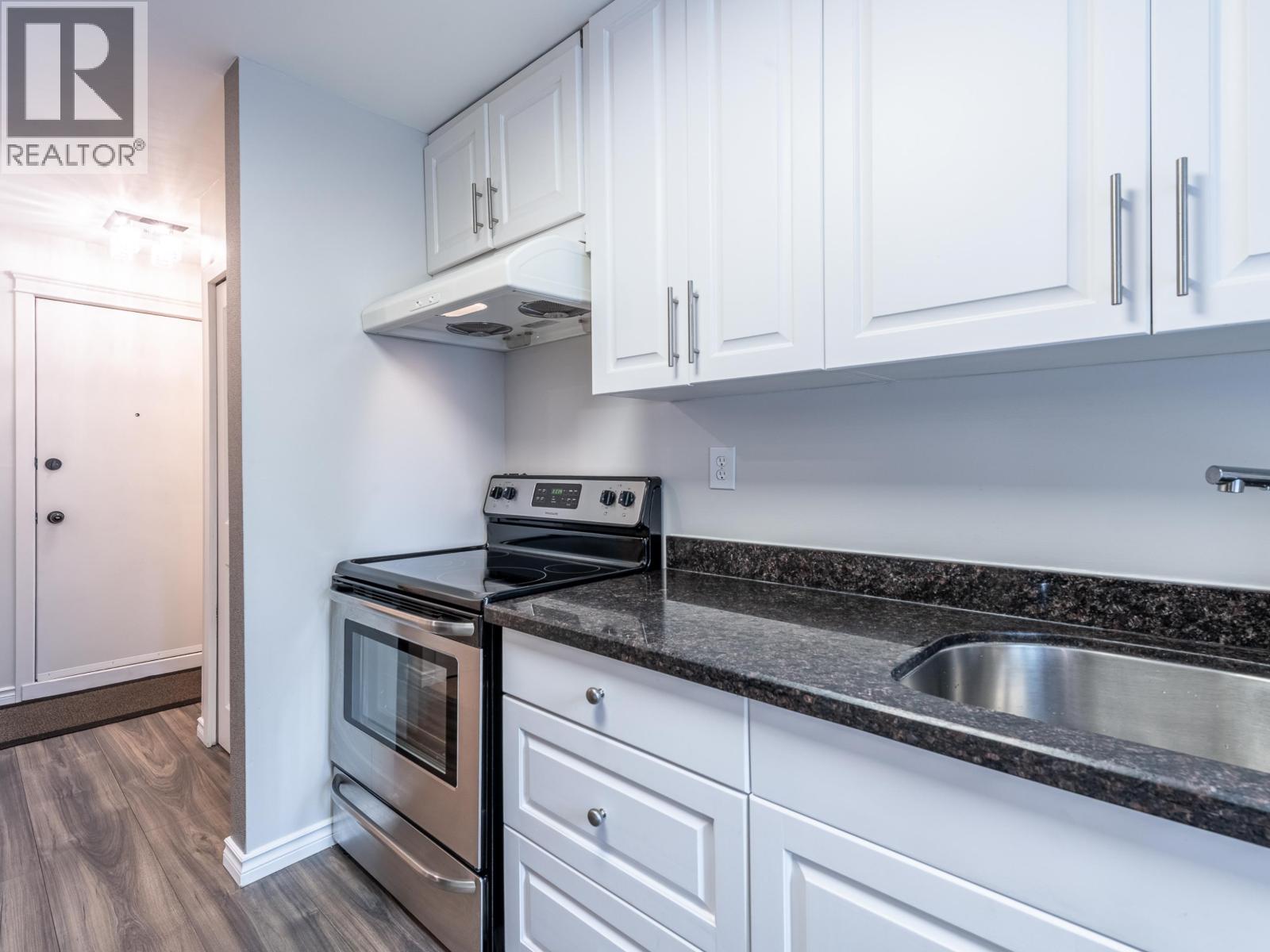 201 9152 SATURNA DRIVE, Burnaby