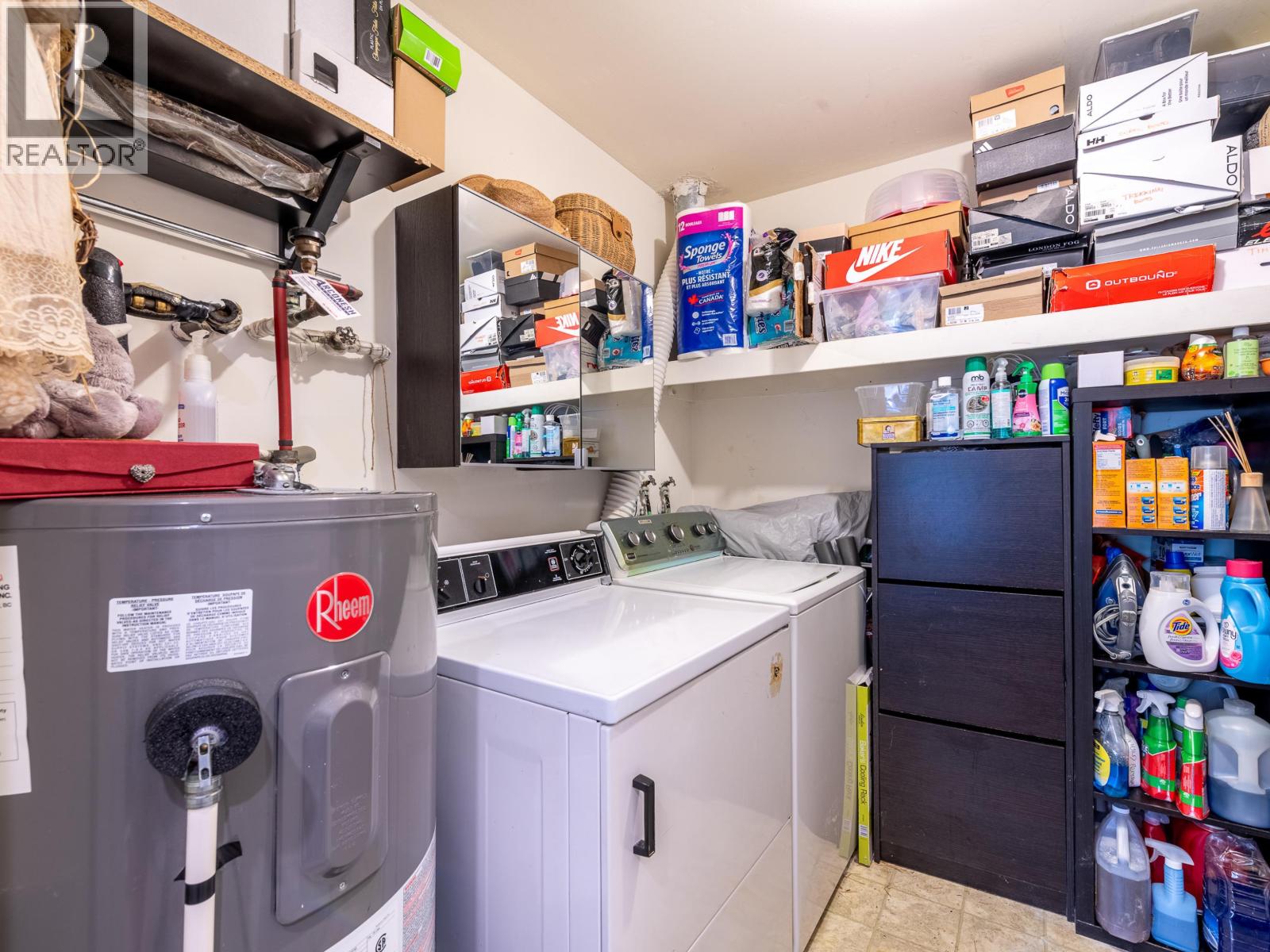 201 9152 SATURNA DRIVE, Burnaby