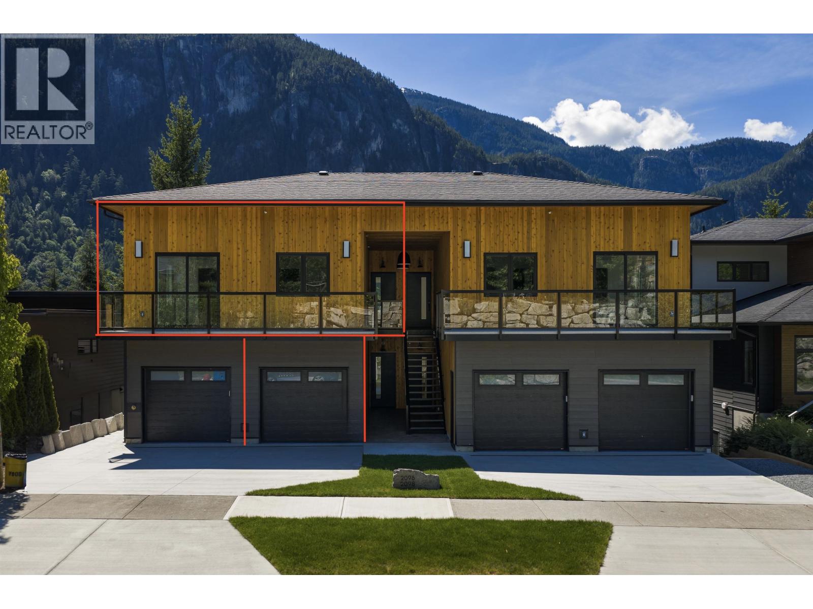 2 2098 CRUMPIT WOODS DRIVE, Squamish