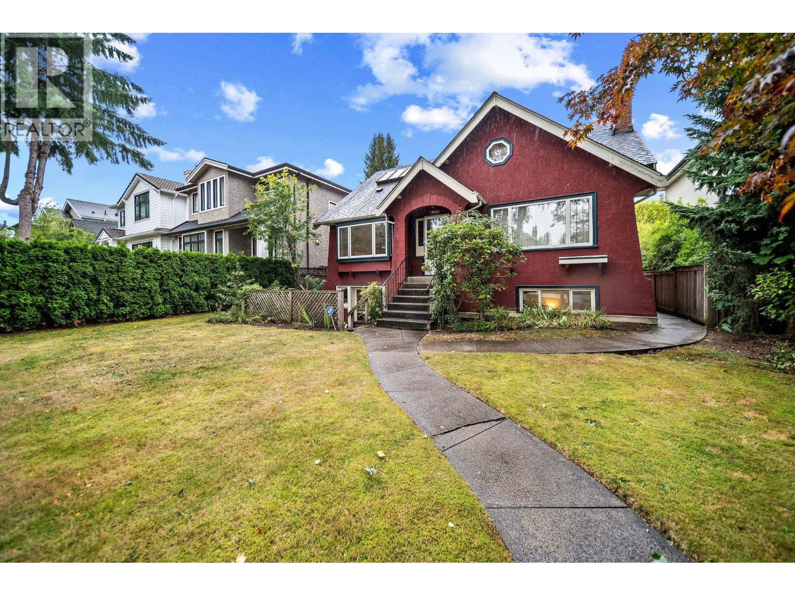 4311 14TH Avenue, Vancouver, British Columbia, V6R2X9, Vancouver, British Columbia — photo 2 of 5