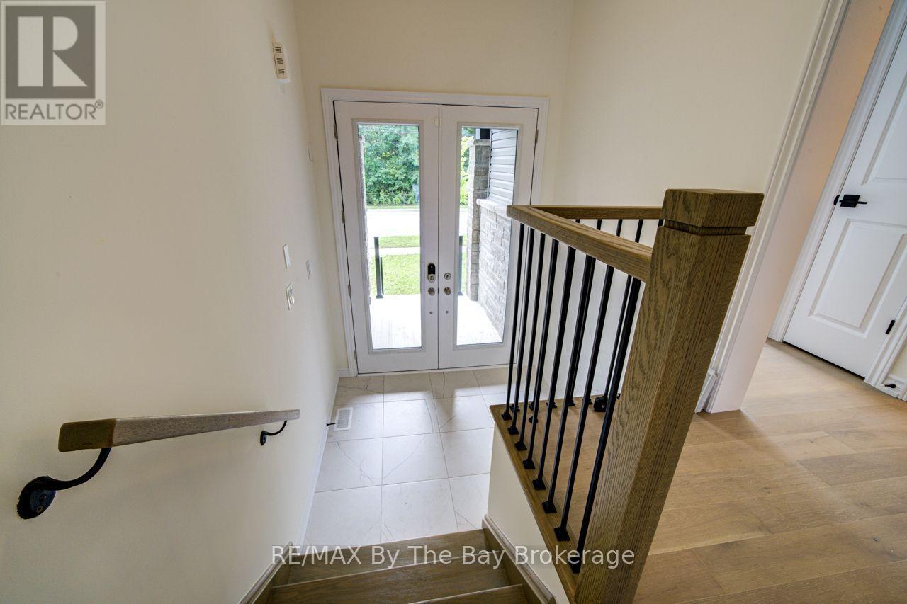 232 Ramblewood Drive, Wasaga Beach, Ontario, L9Z0L6, Wasaga Beach, Ontario — photo 4 of 5
