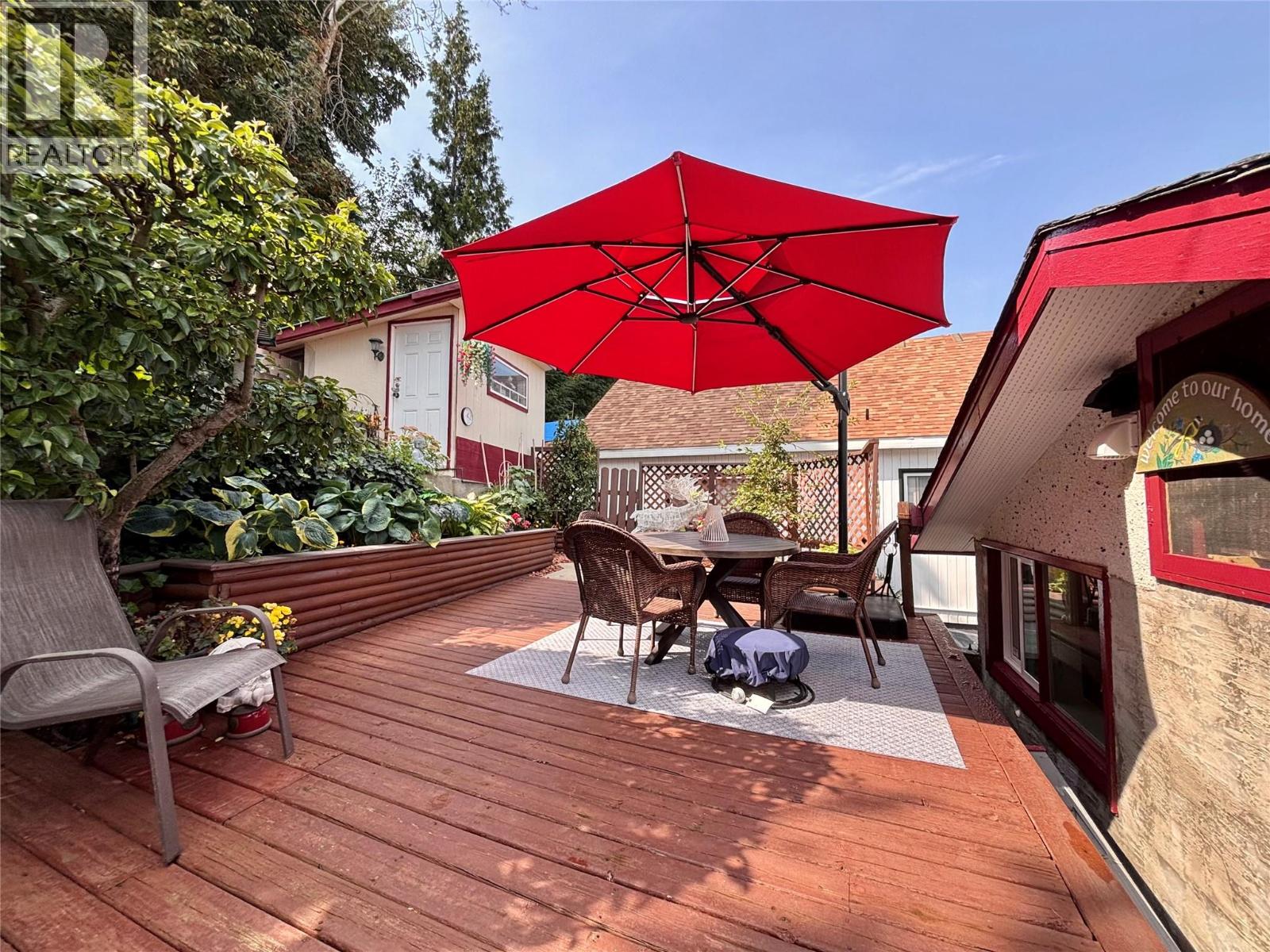 1280 Green Avenue - 9