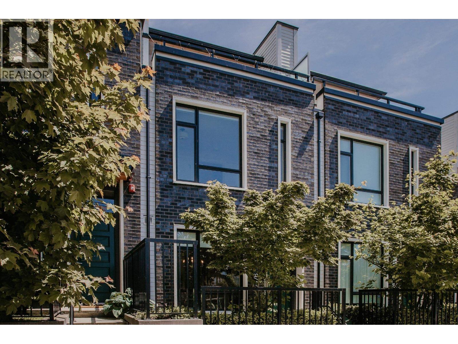 Property for sale at 7476 GRANVILLE STREET