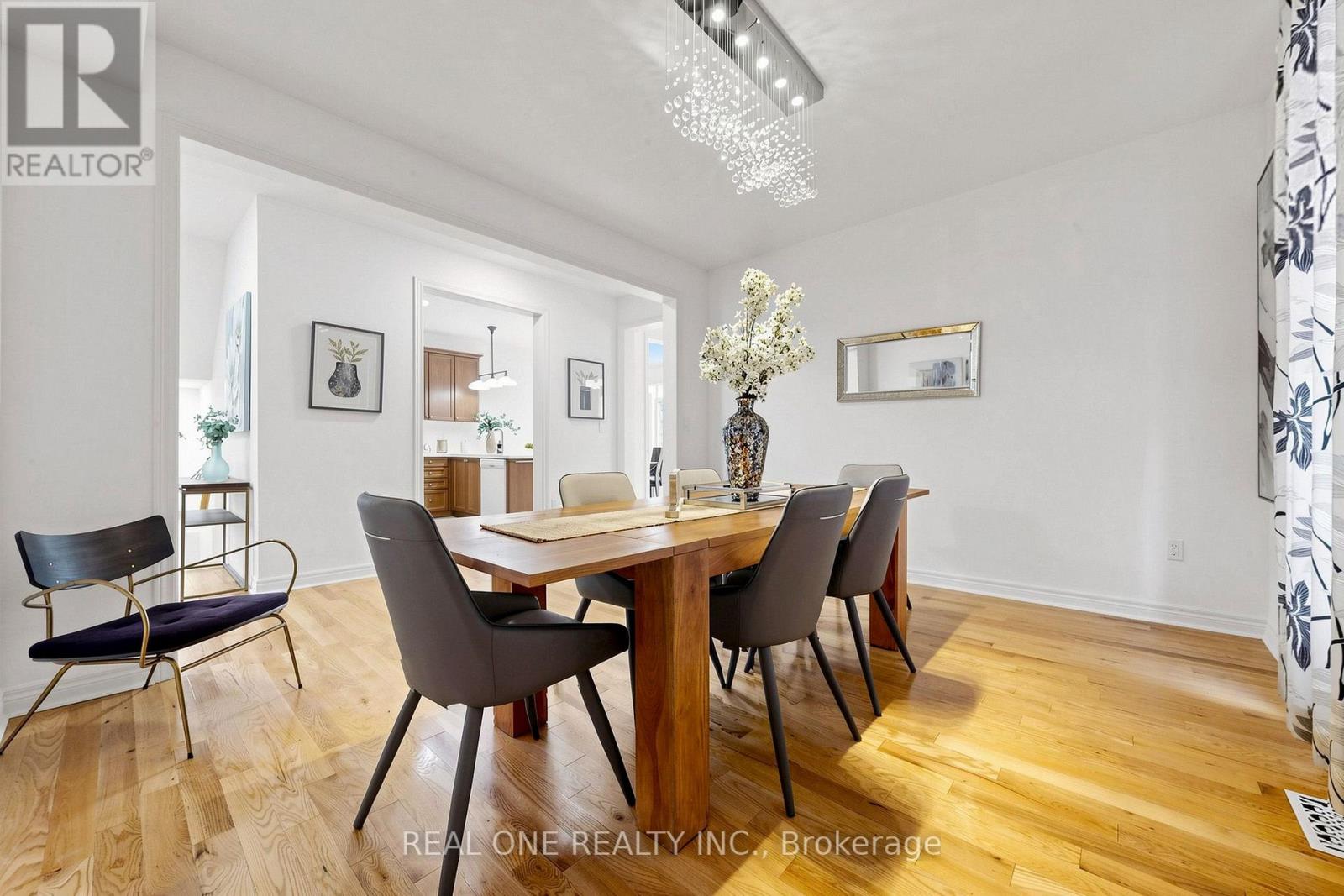 48 LANARK STREET - 13