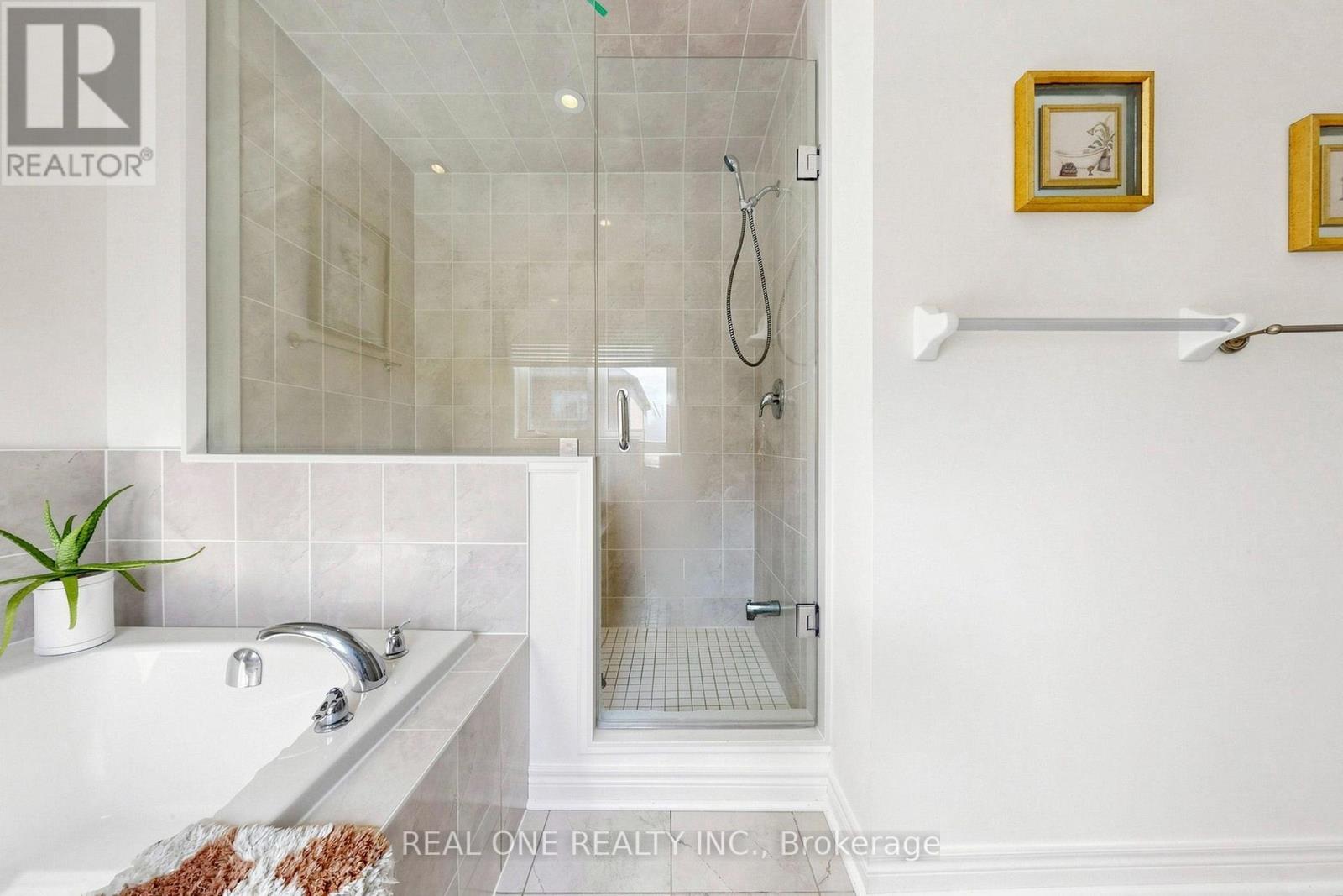 48 LANARK STREET - 20