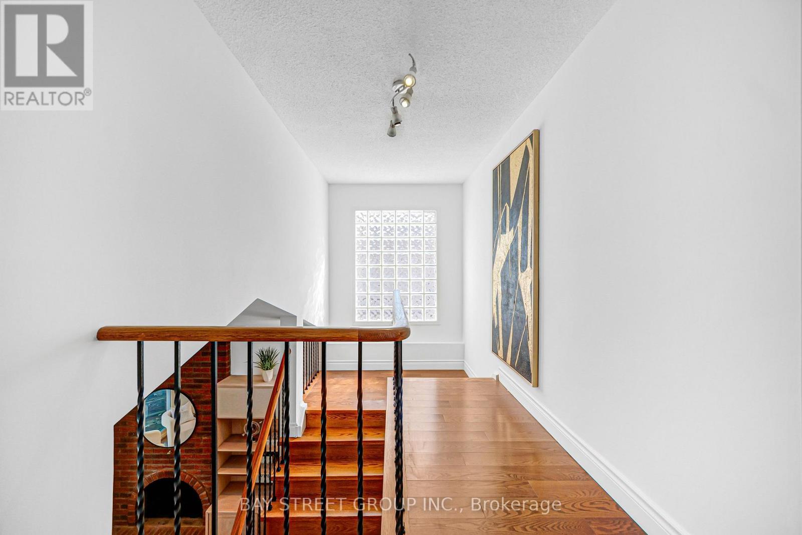 16 INNISBROOK CRESCENT - 27