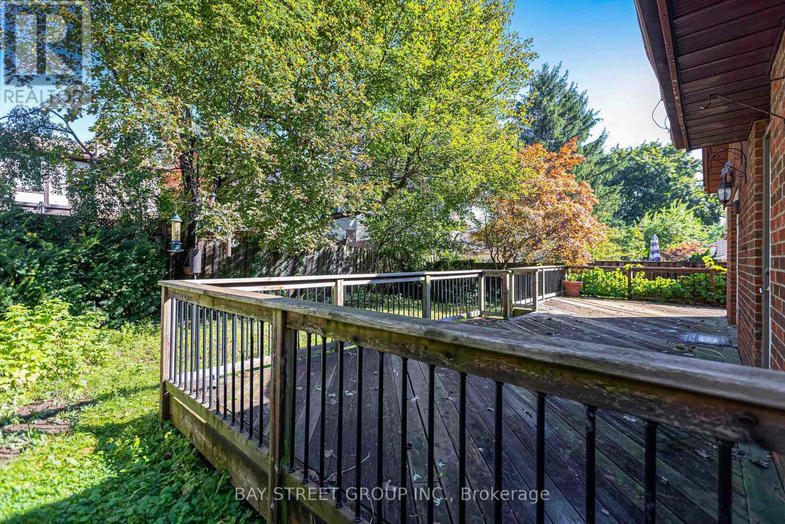 16 INNISBROOK CRESCENT - 42