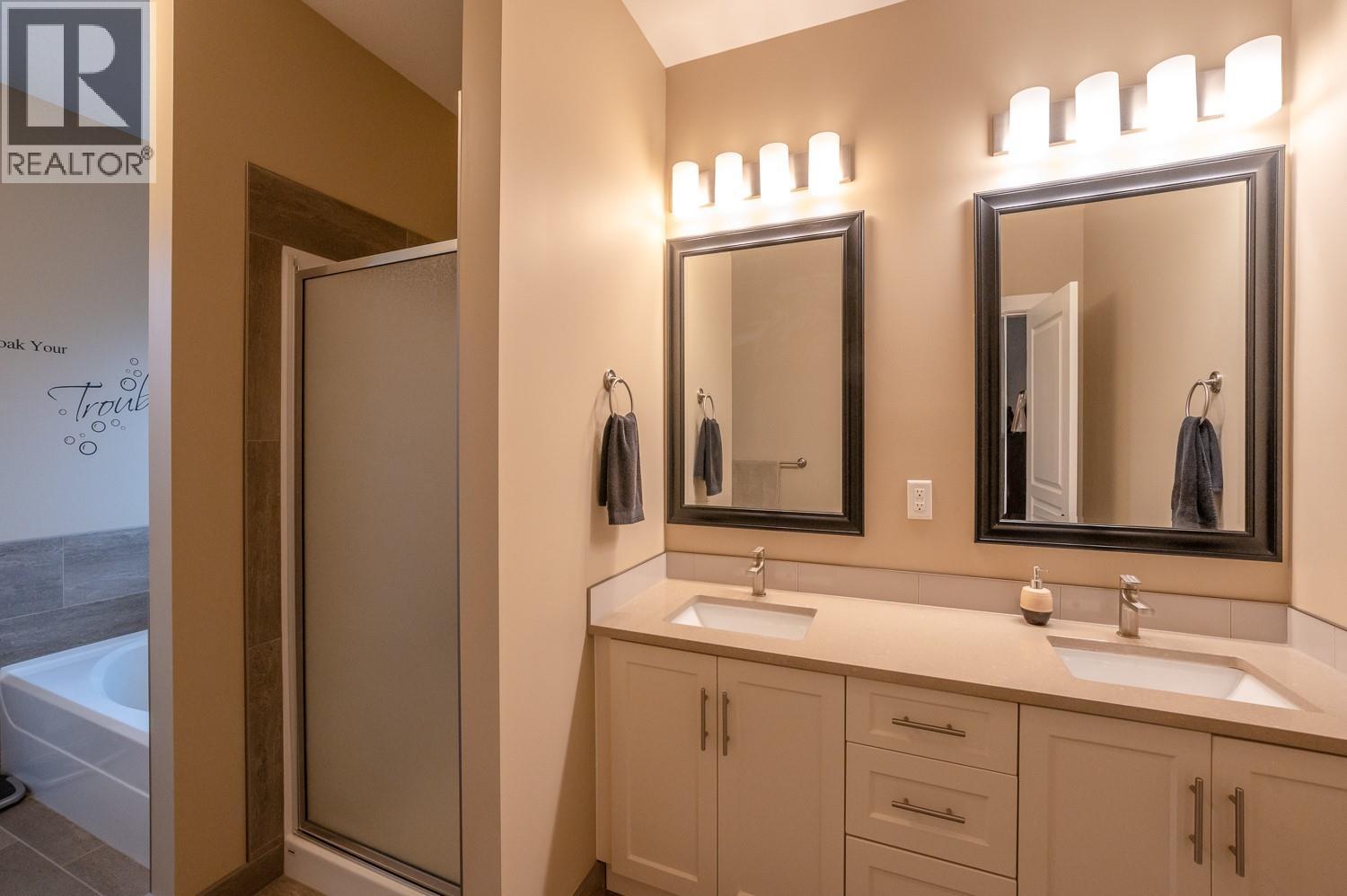 1675 Penticton Avenue Unit# 127 Lot# 27, Penticton