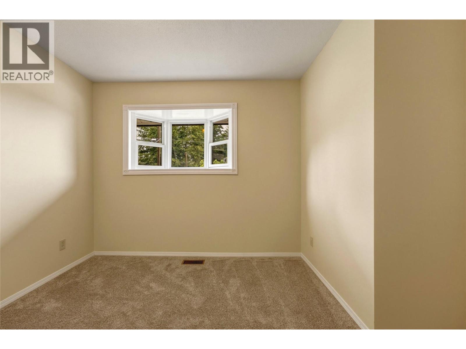 3304 Sidney Crescent - Image 15