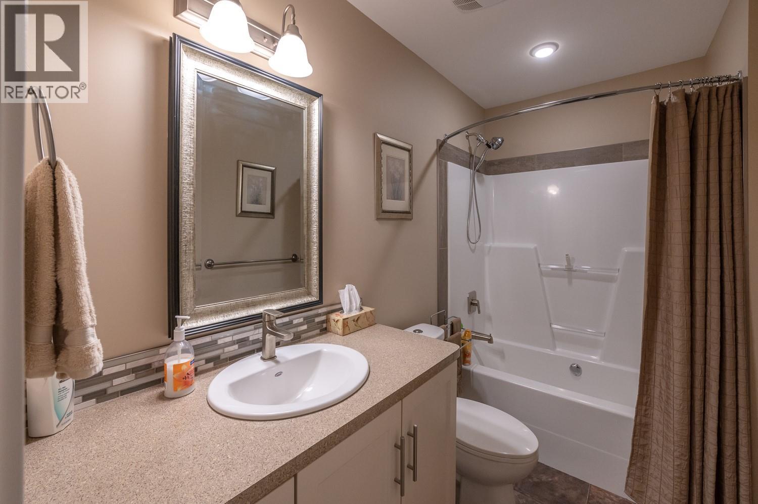 1675 Penticton Avenue Unit# 127 Lot# 27, Penticton
