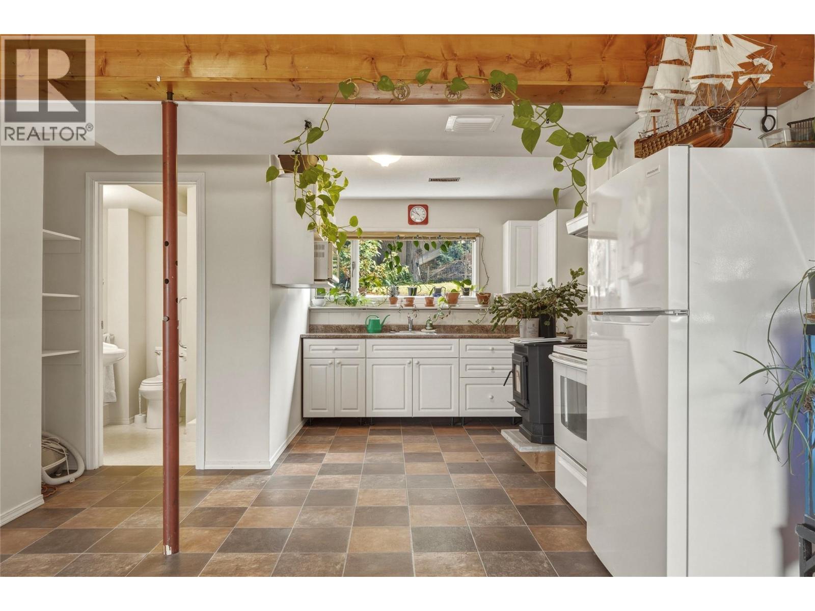 3304 Sidney Crescent - Image 22