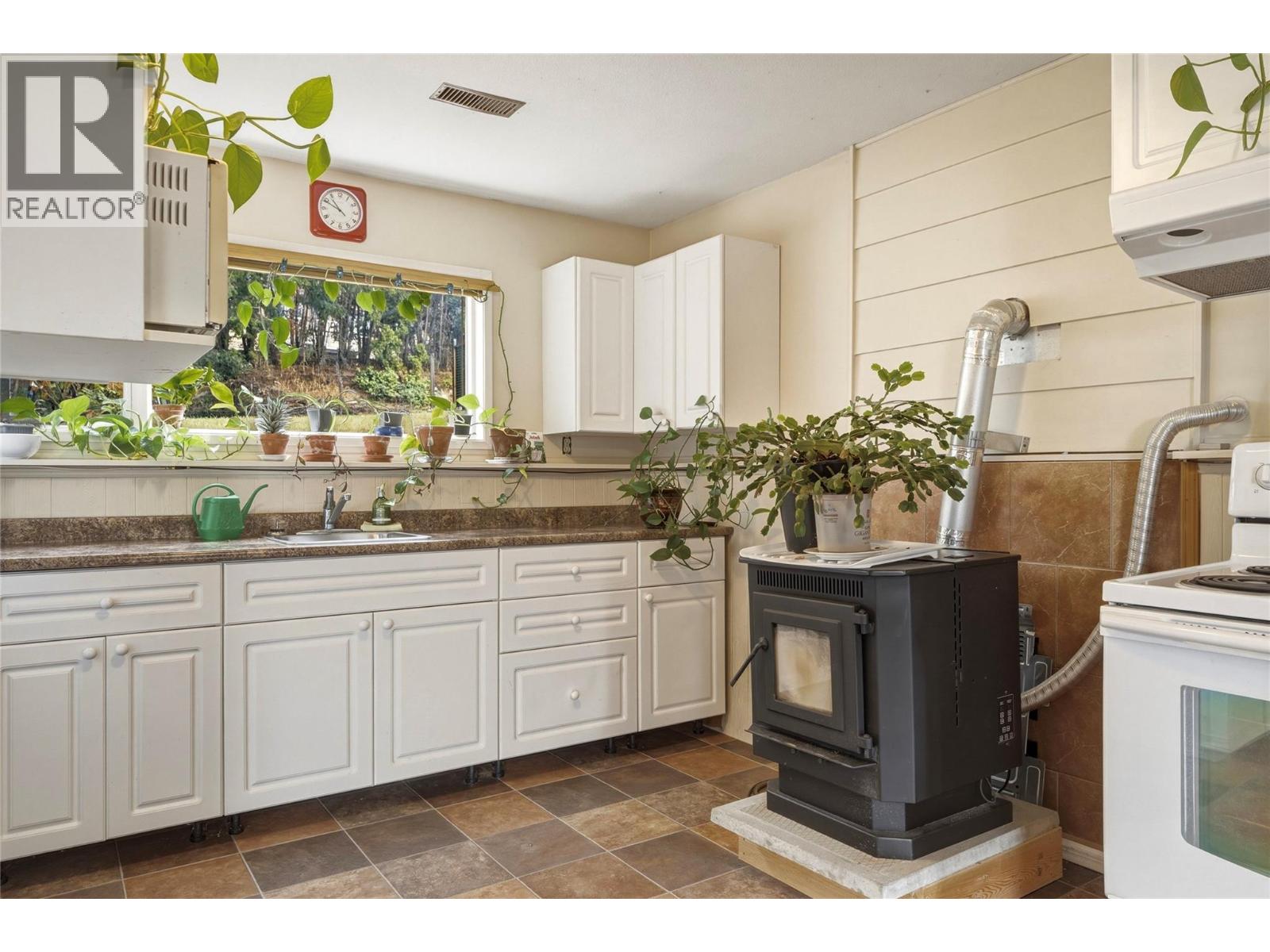 3304 Sidney Crescent - Image 20