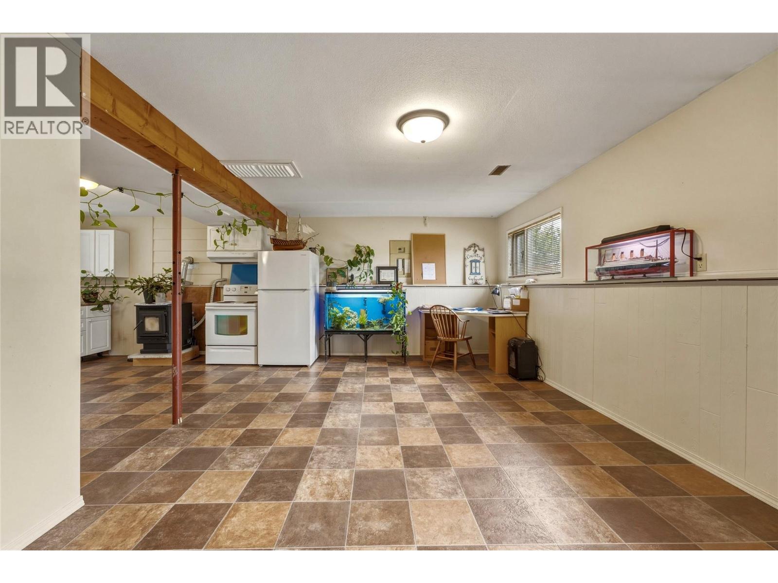 3304 Sidney Crescent - Image 24