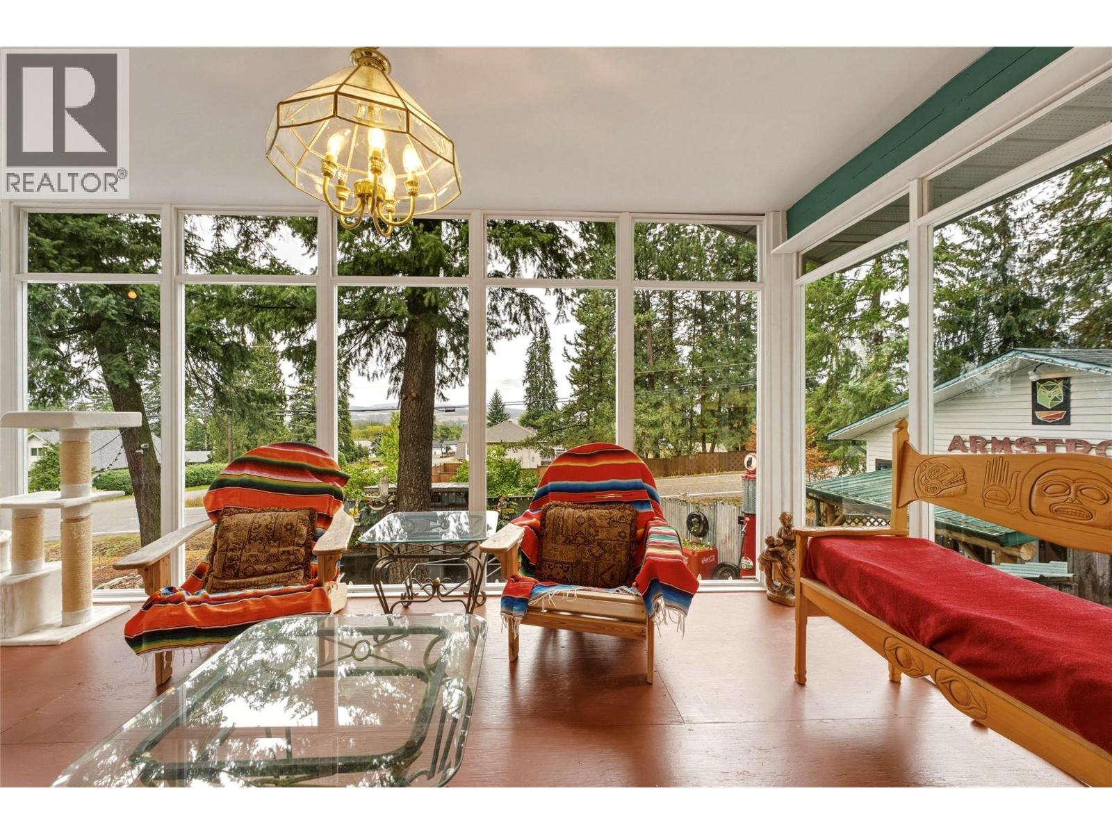 3304 Sidney Crescent - Image 8