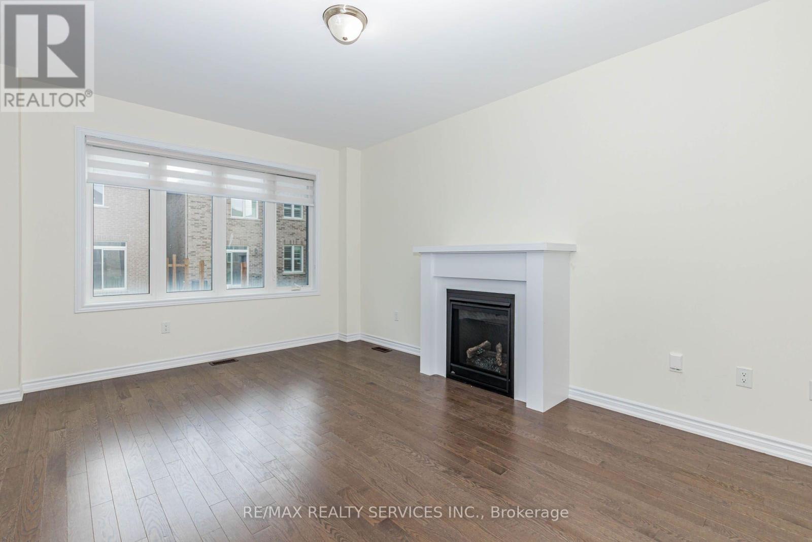 37 ROYAL FERN CRESCENT - 19