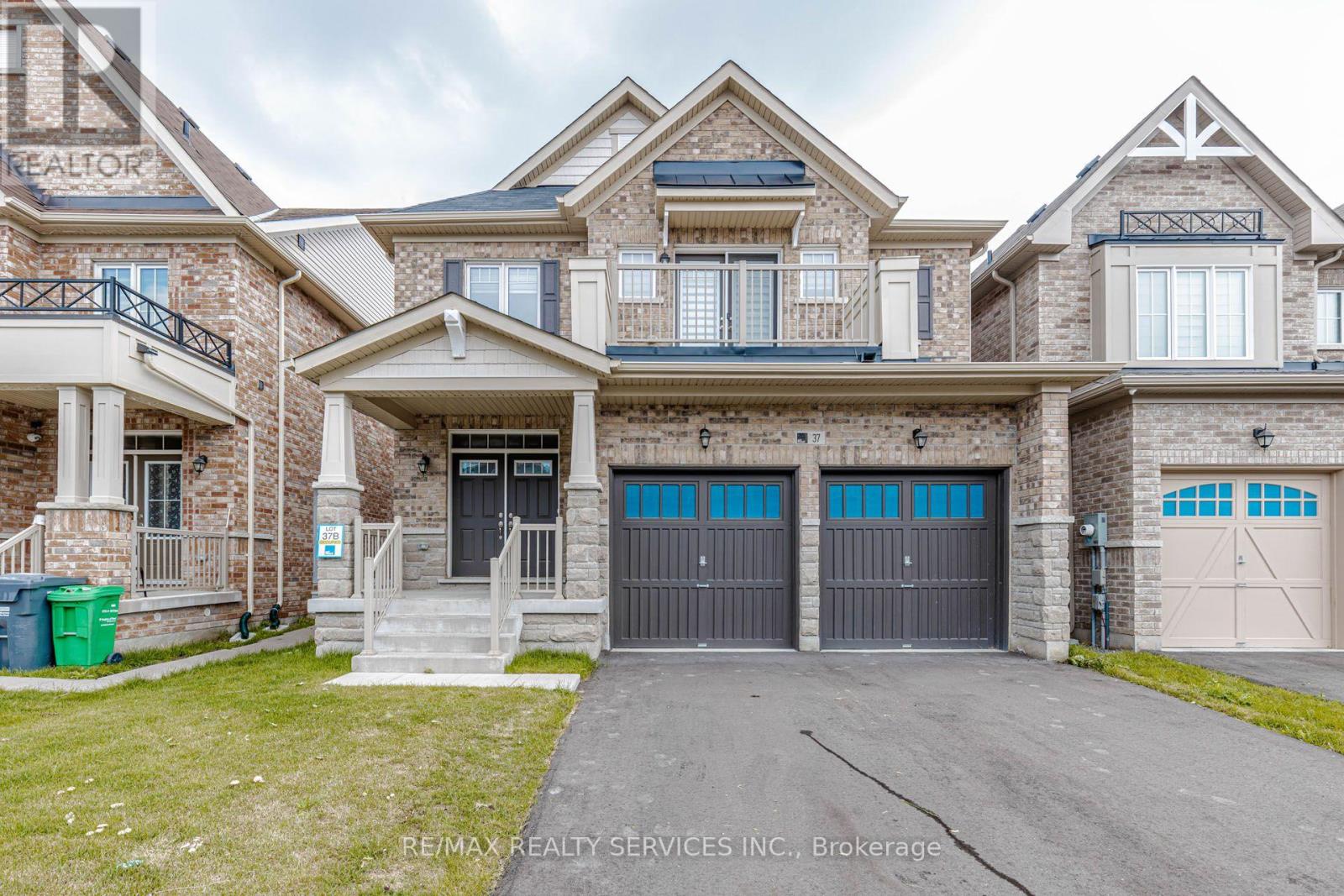 37 ROYAL FERN CRESCENT - 2