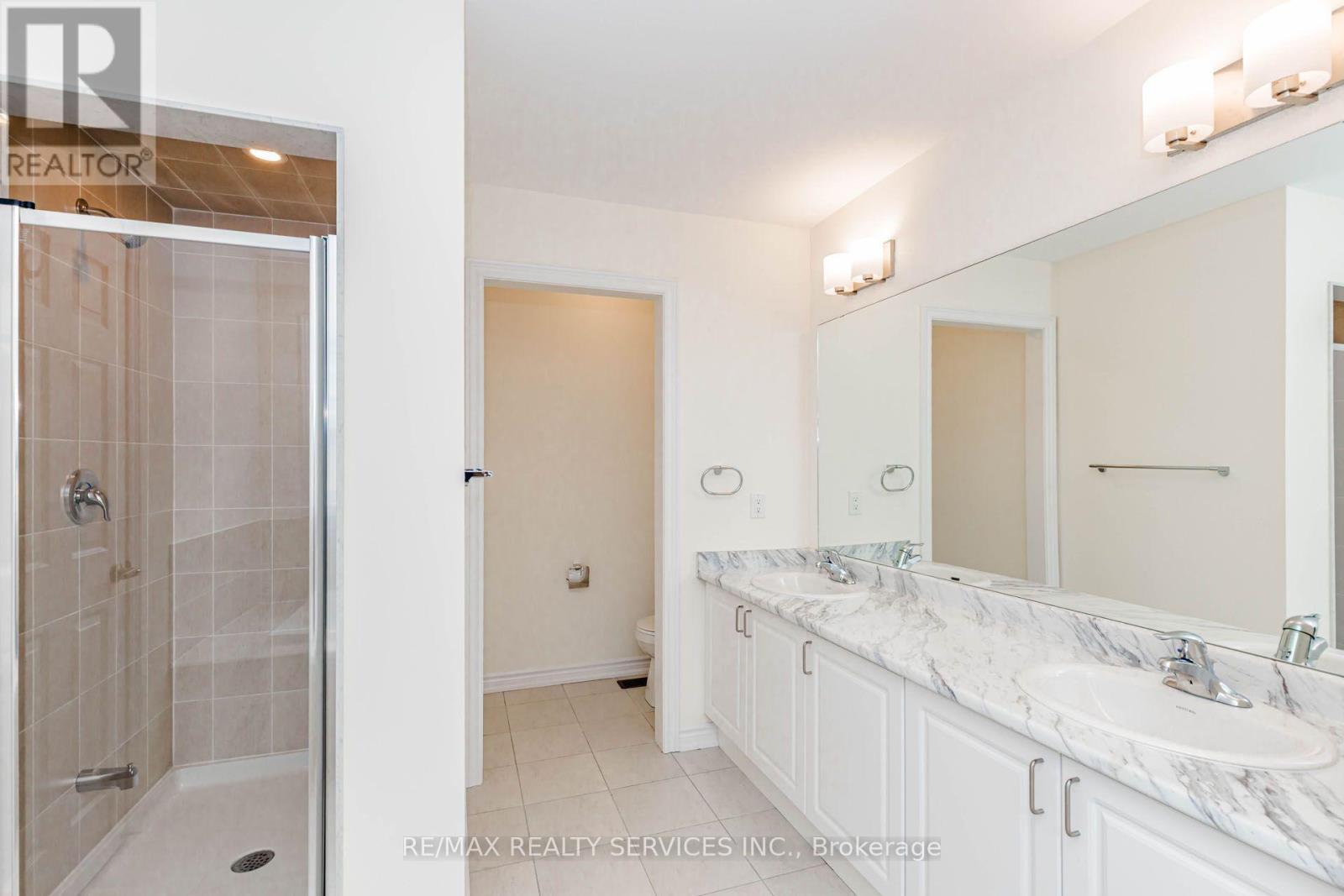 37 ROYAL FERN CRESCENT - 27