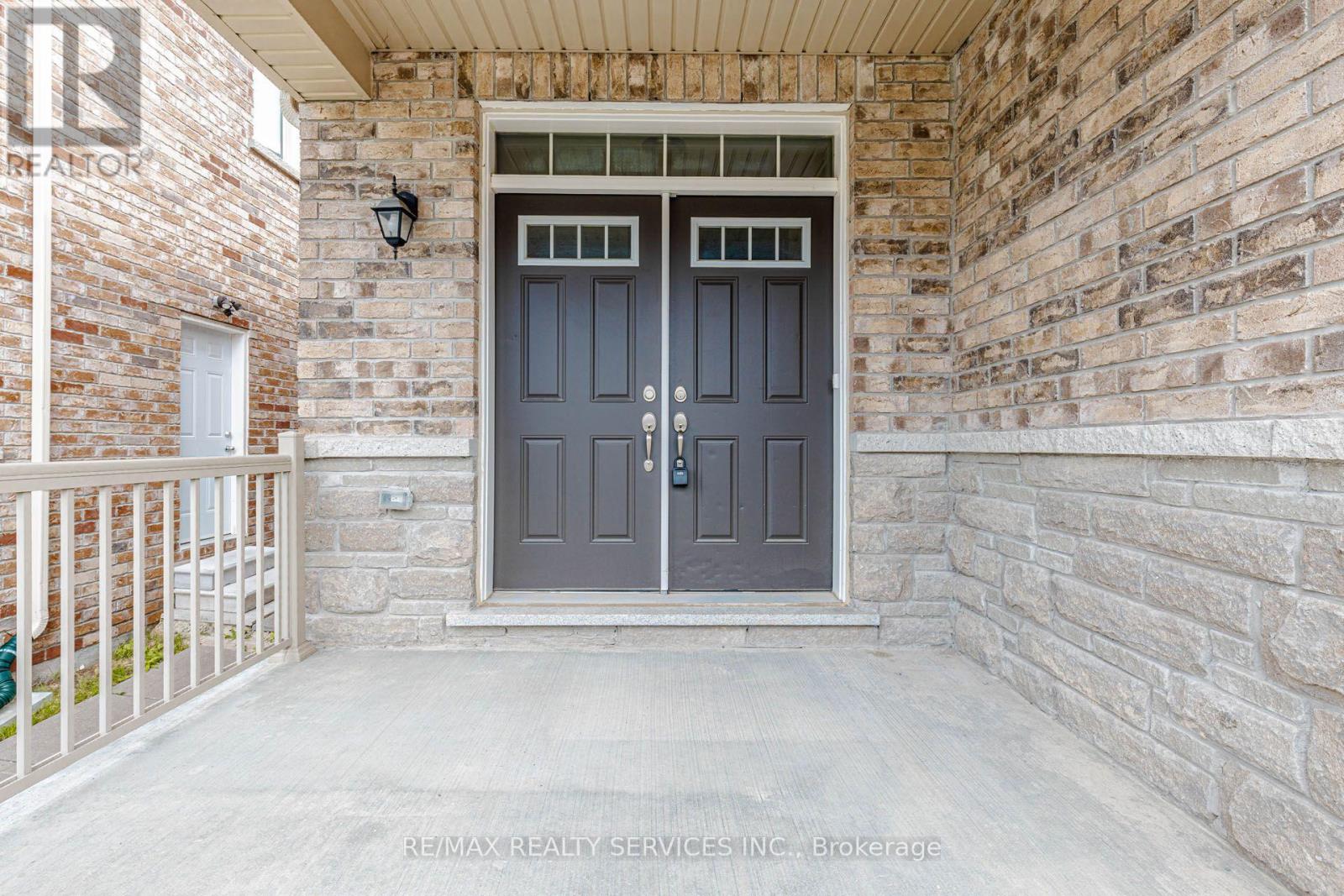 37 ROYAL FERN CRESCENT - 3