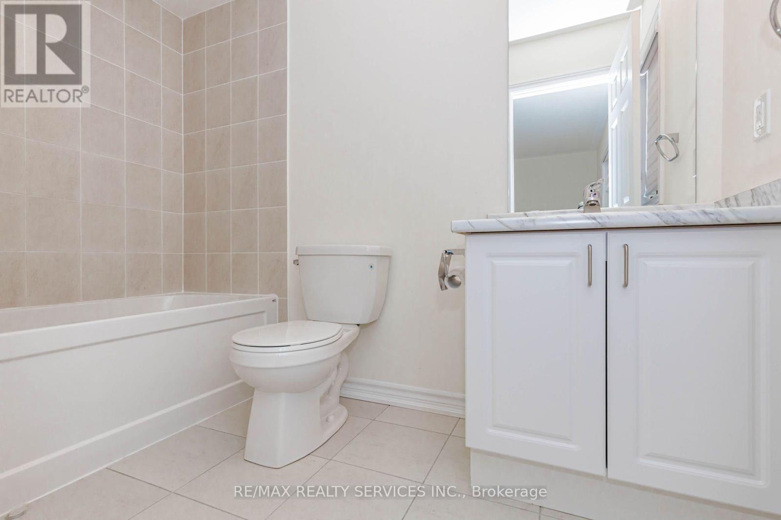 37 ROYAL FERN CRESCENT - 30