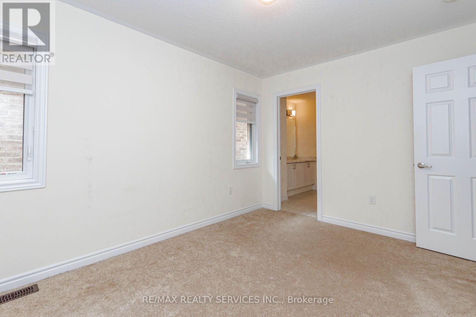 37 ROYAL FERN CRESCENT - 39