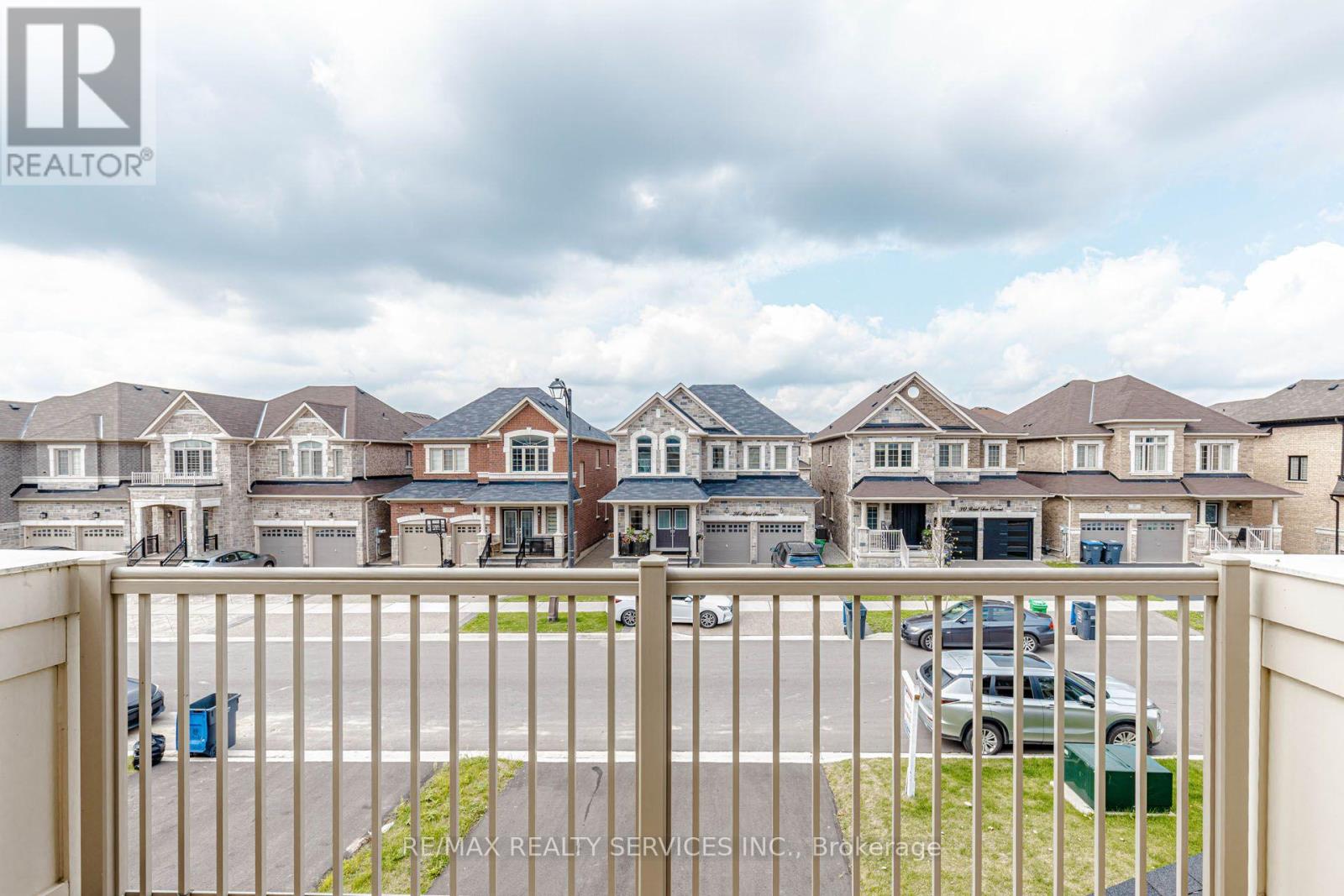 37 ROYAL FERN CRESCENT - 42